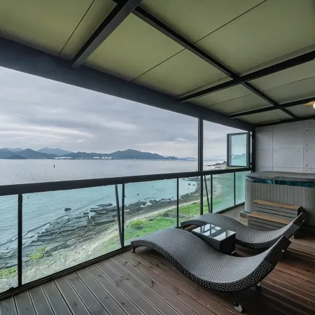 Namhae Inngallery Pension