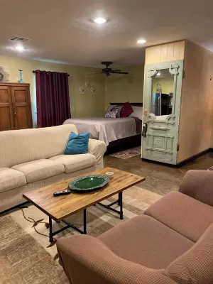 Perfect for Work or Fun! 1 Night Rental Available! - Apartments