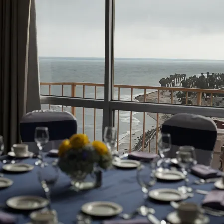 Crowne Plaza VENTURA BEACH by IHG