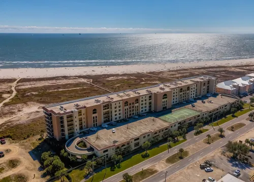 Beachfront & Beautiful - Spacious 3BR/2BA On Dauphin Island - Amazing Amenities - Boutique