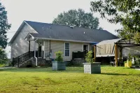Madison, Huntsville Alabama 4 Bedroom Vacation Rental on a 1 Acre Lot - Homestays