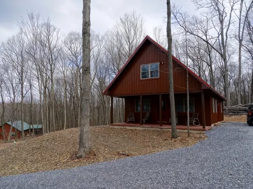 Cabin near Saxton/Raystown KOA and minutes from Trough Creek and Raystown Lake. - Alppimaja