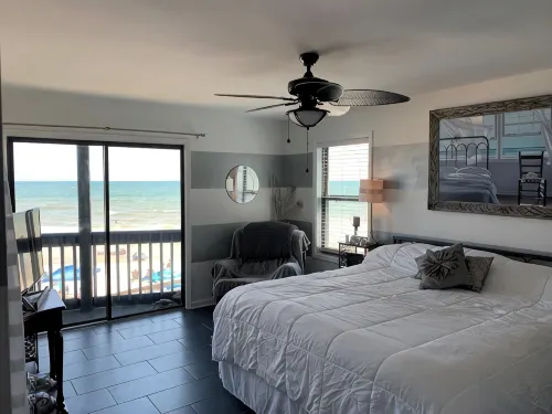 Newly Renovated 3 Bed, 3 Bath Oceanfront Point Unit.  70+ 5 Star Reviews - 3つ星