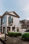 Bay Breeze across from Waterfront - 3-Star