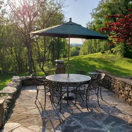18th Century Stone Cottage minutes from historic Middleburg