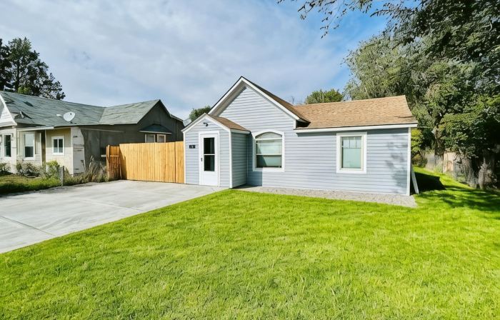 Modern Central Blackfoot Living