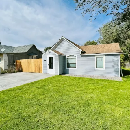 Modern Central Blackfoot Living