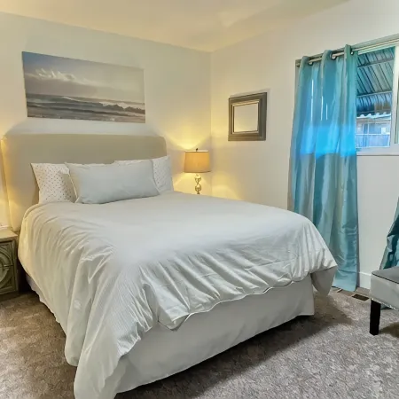 Enjoy Artisan Bread ❤️ Quiet Rambler + Historic Park, Firepit, Pets, 2 Car Garage Hotels in Orem