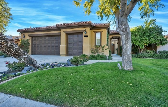 Upscale West Facing Yard-Big Pool-4 Bed / 4 Bath #068134