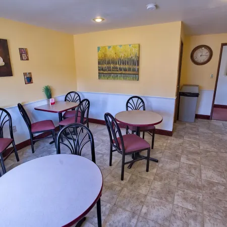 Super 8 by Wyndham Elko