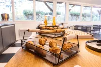 Enzo Hotels by Kyriad Direct Trappes - parking