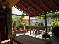 Fundalucia - B&Bs (Bed and breakfast)