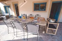 Sapphire Beach House Eretria - Villas
