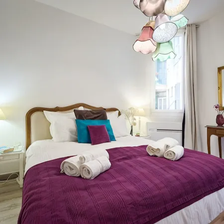 SunlightProperties L'ARTISTE: a charming apartment in the Port area of Nice