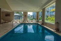 Howard Johnson by Wyndham Carilo Convention Center - Pools