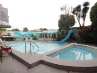 Hotel Supreme - Pools