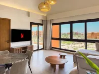 Desert-Chic 2BR + Loft | Pools, Balconies, Gouna - 2 stjerner