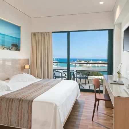 Alexandra Hotel&Apartments