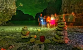 Maya Bay Sleepaboard Resort