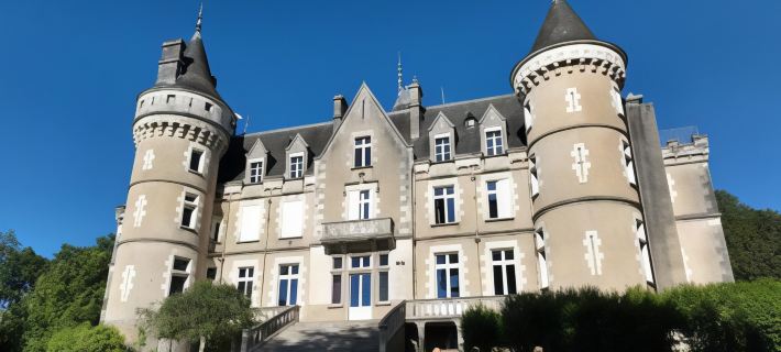 Château de la Rose Hotels in Indre