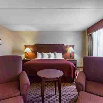 Quality Inn & Suites Bay Front Rooms