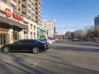 Elan Hotel (Dehui West Station Songbai Road Branch) - parking