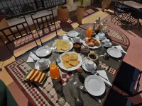 Riad White Flowers
