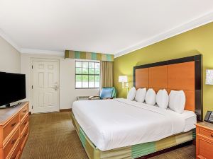 La Quinta Inn by Wyndham Orlando Airport West