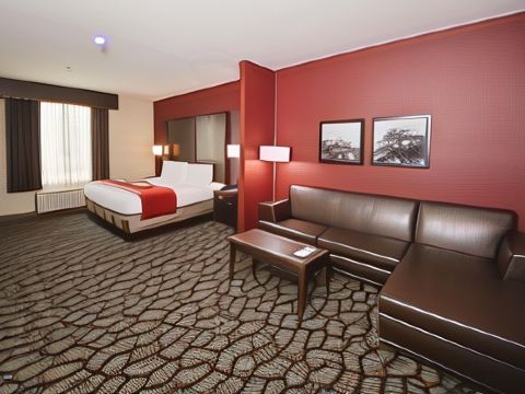 Best Western Plus Lakeview Hotel