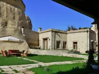 Aza Cave Cappadocia Adult Hotel Hotel in zona Helios Transfer