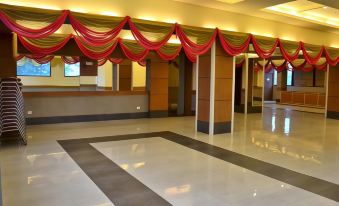 Max Hotels Jabalpur - Housity