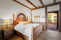 Adobe Village Inn by RedAwning Отели в г. 