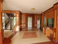 Rose Garden Hotel Hoteles en Uthai