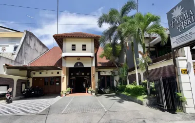 Ndalem Padma Guesthouse Hotell i Sariharjo