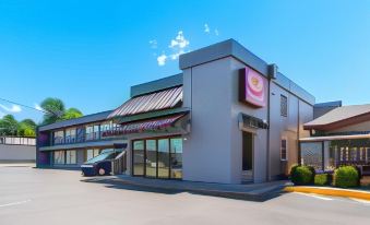 Econo Lodge Gallatin - Metro Nashville