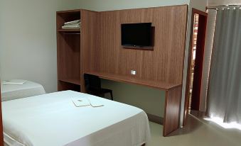 Hotel Plaza Pontes e Lacerda - Housity