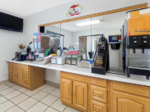 Super 8 by Wyndham Winner SD Hotels in Winner