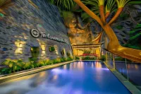 The Oversleep Catba Hostel & Pool Bar - Pools