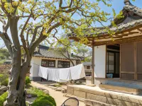 Gyeongju Stone Lantern Home Hanok Stay Hotel in zona Poseokjeongji