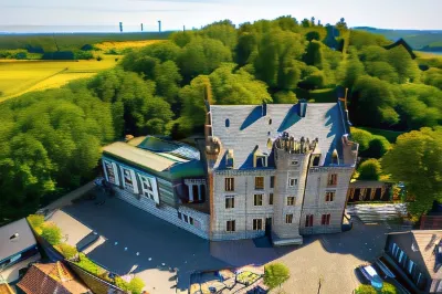 Burghotel Staufenberg Отели в г. Альтен-Бузек