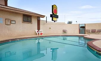 Super 8 by Wyndham Carlsbad