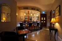 Quebecs Hotels in Leeds