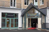 Riverside Hotel