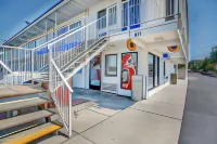 Motel 6 Stockton, CA - Charter Way West Hotels in Stockton