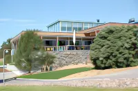 Kultaranta Resort Hotels in Наанталі