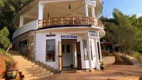 Banda Lodge - Pools