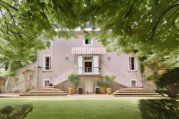 Château La Bruguiere Hôtels à : Sauve