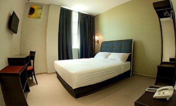 1. 아이어 히탐 인..