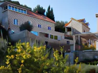 Mali Skoj Apartment Hotels near Sipan