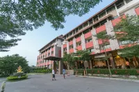 The Charm Boutique Resort and Hotel Hotel in zona Wat Ban Nong Tum